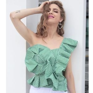 Simplee Appareil Green & White Gingham Ruffled Sleeveless Top